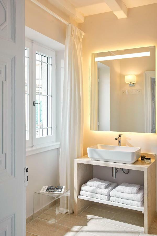 Old Town Luxury Suites 'Princess' コルフ島 エクステリア 写真