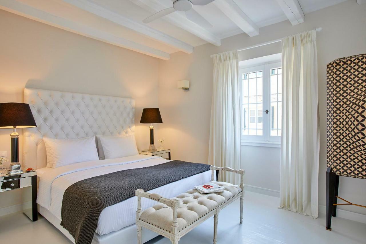 Old Town Luxury Suites 'Princess' コルフ島 エクステリア 写真